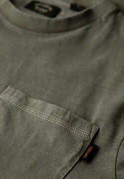 Contrast stitch pocket tshirt