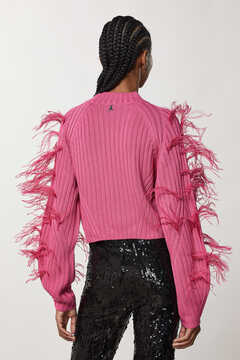 Ribbed sweater with feathers